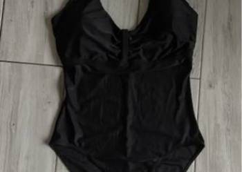 Czarny strój kąpielowy całkowity jednoczęściowy