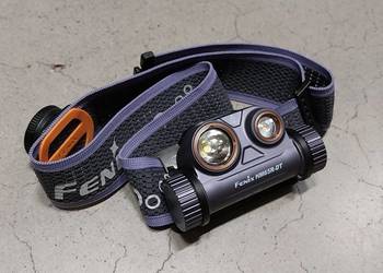 Latarka czołowa Fenix HM65R-DT ciemnofioletowa (039-560) Przecena