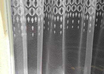 Biała żakardowa firanka trzy szlaki 250 x 850 siateczka wzór