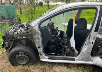 Toyota Yaris III 2011-2017 srebrny 1F7 ćwiartka lewy przód  5D