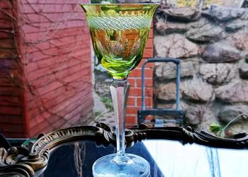 Śliczny kieliszek kryształowy w kolorze cytrynki