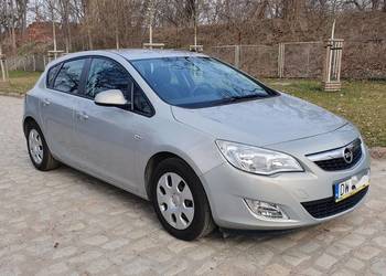 Opel Astra J 1.6 benzyna 2010r, bezwypadkowy.