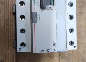 Wyłącznik różnicowoprądowy Legrand DX3 3f 40A
