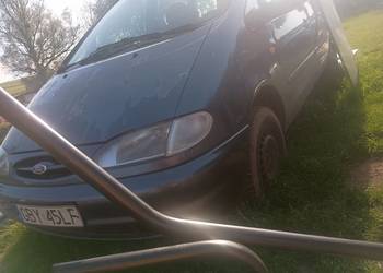 Sprzedam dwa samochody ford Galaxy sprawny i volkswagen szaran na części