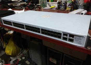 Switch 3com a 48 port 100mbit plus dwie wkladkia