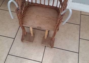 Sprzedam wiklinowy fotelik rowerowy.