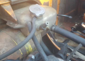 Zbiorniczek wyrównawczy wody Volkswagen Lt 75-88r 076121405