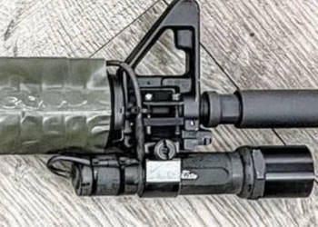 Latarka taktyczna LED Surefire 6p m951 car15 m4 ak ASG karabin montaż cr123 Latarka taktyczna LED Surefire 6p m951 car15 m4 ak ASG karabin montaż cr123