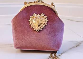 Elegancka torebka welur retro na zastrzask