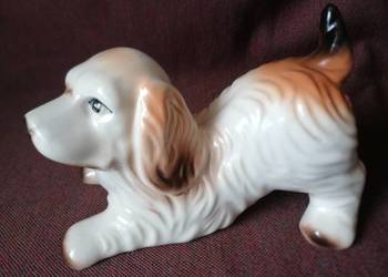 Porcelanowa figurka psa Beagle.Pies porcelanowy.