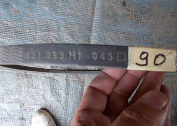 Pasek klinowy 621259M1