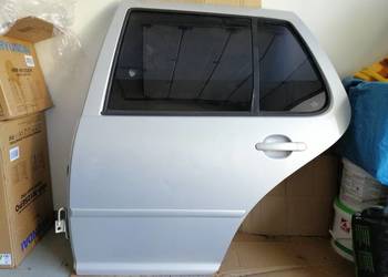 DRZWI LEWE TYŁ TYLNE KOMPLETNE VW GOLF IV HB SREBRNE