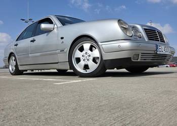 Mercedes E430 4.3 V8 - maksymalne dostępne wyposażenie