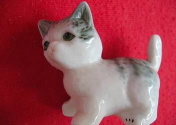 Kot - młody kotek - porcelana - 5 x 6 x 3 cm Miniaturka
