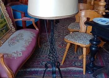 Lampa stojąca