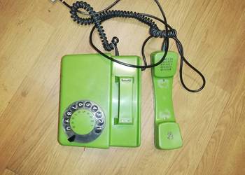 Sprzedam telefon z czasów PRL