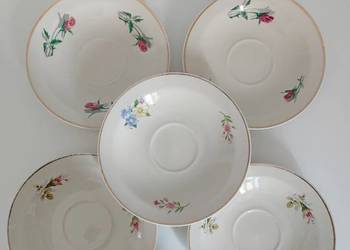 porcelana Chodzież, 5 sztuk talerzyków z kwiatkami, średnica 15 cm porcelana Chodzież, 5 sztuk talerzyków z kwiatkami, średnica 15 cm