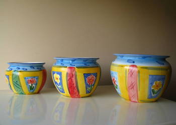 Piękny, ręcznie malowany zestaw 3 stylowych doniczek – osłonki