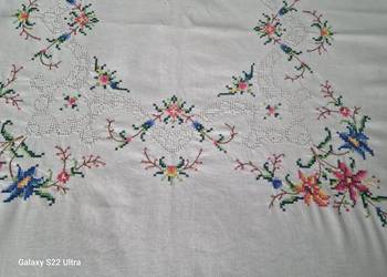 Serweta ręcznie haftowana