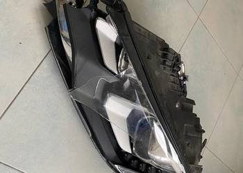 LAMPA LEWA PRZÓD VW TOUREG II 7P USZKODZONA