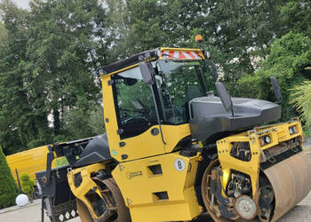 walec Bomag BW 154 AP-4i AM / rozsiewacz BS150 Walec BOMAG BW 154 AP-4i AM…