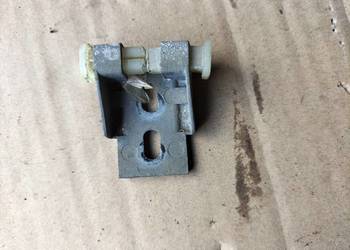 AUDI 80B3 B3 UCHWYT MOCOWANIE LISTWY OSŁONY  SŁUPKA