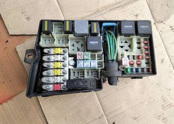 FORD FOCUS C-MAX MK1 1.6 TDCI SKRZYNKA BEZPIECZNIKÓW PRZEKAŹNIKÓW