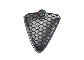 Alfa Romeo Giulia OE 156157018 atrapa zderzaka przedniego Oryginał