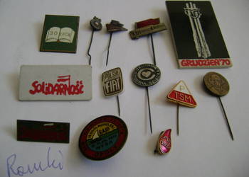 Starocie z PRL - Przypinki i wpinki = Zestaw 24 sztuki TANIO