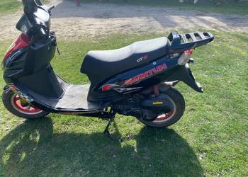 Sprzedam skutera Zipp Quantum stan dobry.