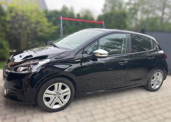 Peugeot 208 Active Style czarny, elementy chromowane