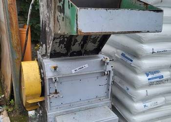 Młyn do tworzyw sztucznych z odciągiem tworzywa Metalchem 10 kW