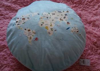 Nowy Puf z motywem mapy świata