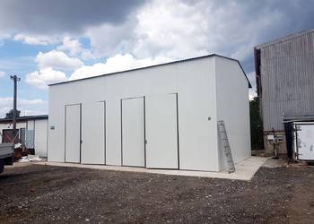 Blaszana montowana hala 10x8m - brudna biel