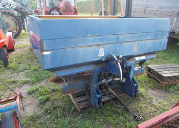 rozsiewacz nawozów bogballe E1500