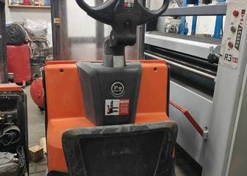 Elektryczny wózek podnośnikowy Toyota BT Staxio SWE 200D