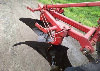 Sprzedam pług 2 skibowy unia grudziądz (c330, c360)