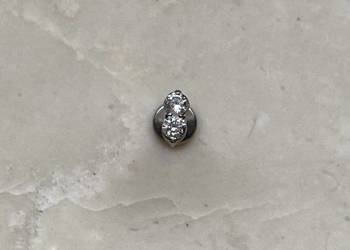 Kolczyk Labret Tytan z Dwiema Cyrkoniami Push-In Threadless 5 mm 1,2 mm (16