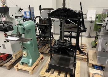 Duża prasa introligatorska Karl Krause z dobijakiem