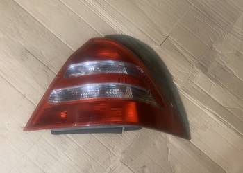 Lampa tylna tył prawa mercedes c klasa w203 sedan