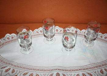 Kieliszki 4 sztuki PRL motyw kwiaty Kieliszki 4 sztuki PRL motyw kwiaty