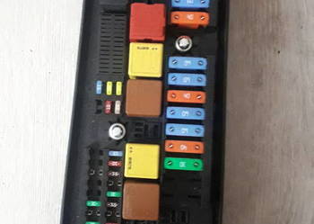 Skrzynka bezpieczniķów Opel Vectra C 2.2 16v 147km Z22SE