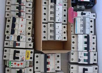 Wyłącznik, stycznik, przekaźnik, bezpieczniki itp.