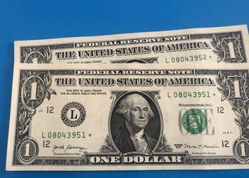 2 Banknoty 1 dollar - kolejne numery z gwiazdka