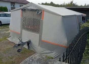 Przyczepa kempingowa namiotowa rozkładana