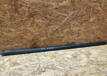 Listwa Zgarniająca Drzwi Lewa Ford Ka Mk2 RU8 08-16 Listwa Zgarniająca Drzwi Lewa Ford Ka Mk2 RU8 08-16