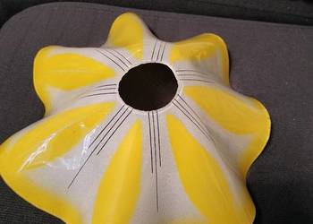 Szklany żółty klosz prl