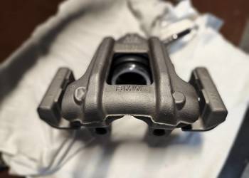 Zacisk hamulcowy BMW F30 silnik n47 orginał