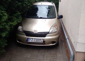 Toyota yaris 1.3 verso na części