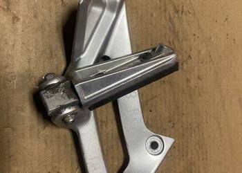 Yamaha FJR 1300 RP11 lewy set podnóżek pasażera B529